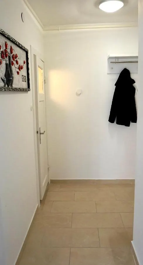 Alster Hamburg - Saniertes Und Mobliertes Apartment Mit Bad Und Kuche