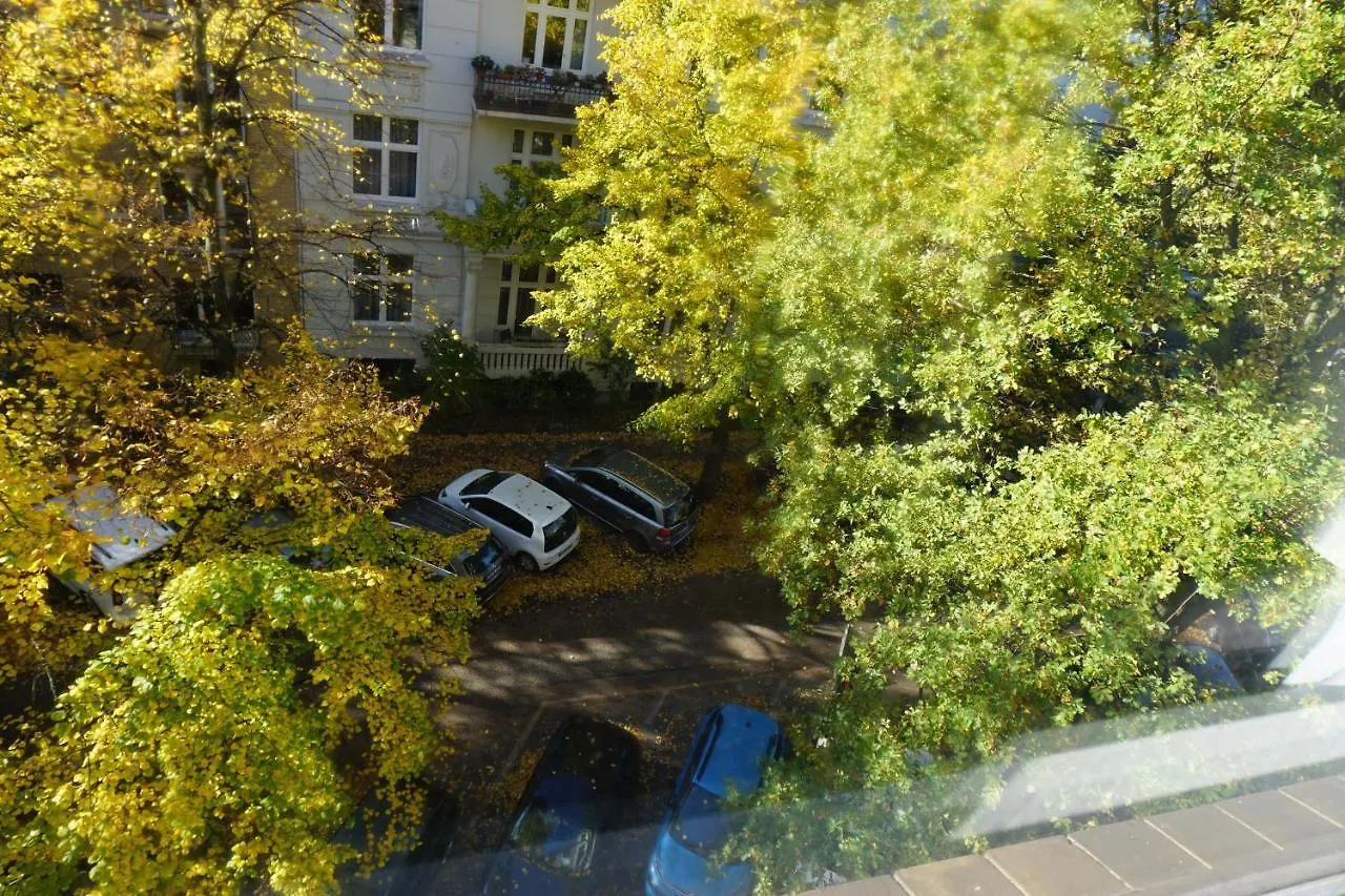 Alster Hamburg - Saniertes Und Mobliertes Apartment Mit Bad Und Kuche Németország