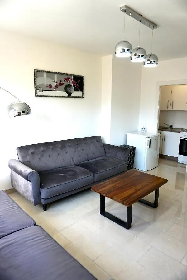 Alster Hamburg - Saniertes Und Mobliertes Apartment Mit Bad Und Kuche