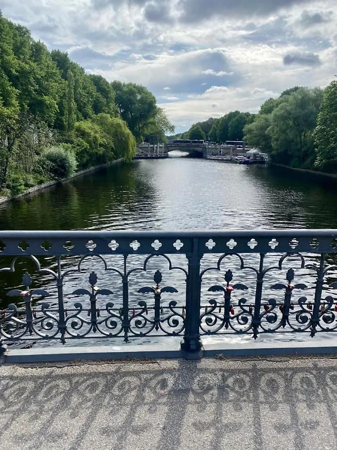 Alster Hamburg - Saniertes Und Mobliertes Apartment Mit Bad Und Kuche